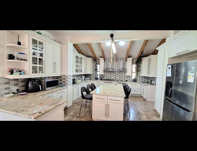 11HA FARM FOR SALE IN PROTEA RIDGE